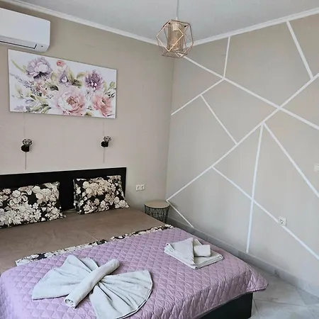 Sunny Garden Deluxe Apartment Burgas