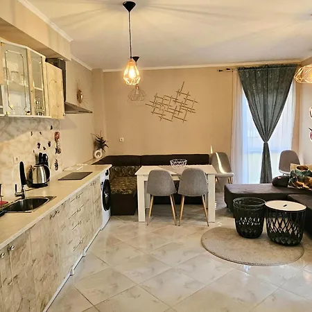 Sunny Garden Deluxe Burgas